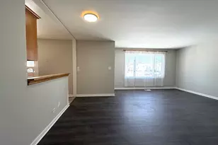 155 W Wayne Pl, Wheeling, IL 60090 - Photo 4