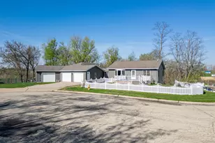 1 Irvine, Galena, IL 61036 - Photo 2