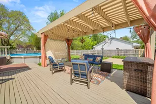 155 Maple St, Sugar Grove, IL 60554 - Photo 4