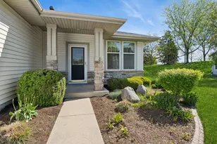 13232 Indiana Ct, Huntley, IL 60142 - Photo 2