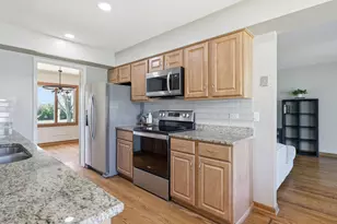 400 Banbury Ave, Elk Grove Village, IL 60007 - Photo 10