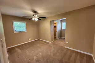 401 Holly Dr, Streamwood, IL 60107 - Photo 6