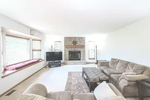 3080 Wagner Rd, Aurora, IL 60502 - Photo 12