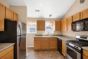 1960 Heron Ave, Schaumburg, IL 60193 - Photo 4