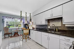 1219 Hunters Ln, Lake Zurich, IL 60047 - Photo 14