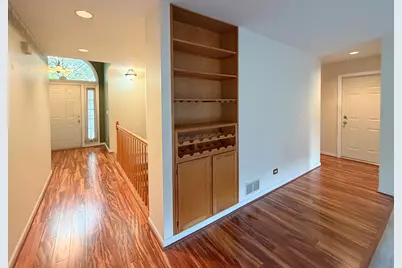 281 Governors Lane #281, Elgin, IL 60123 - Photo 12