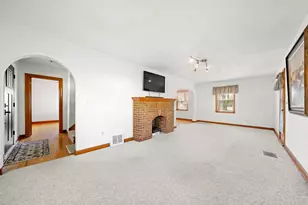 523 W Harrison St, Belvidere, IL 61008 - Photo 6