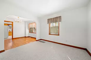 523 W Harrison St, Belvidere, IL 61008 - Photo 8