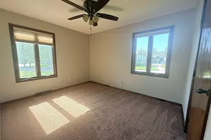 300 Fieldstone Ln, Dixon, IL 61021 - Photo 14
