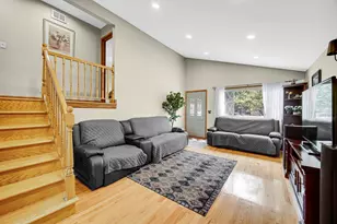 557 W Crockett Ave, Elmhurst, IL 60126 - Photo 4