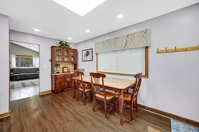 557 W Crockett Avenue, Elmhurst, IL 60126 - Photo 8