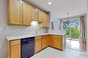 2917 Kentshire Cir, Naperville, IL 60564 - Photo 14