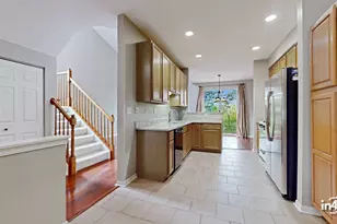 2917 Kentshire Cir, Naperville, IL 60564 - Photo 16