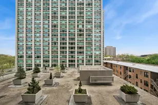3600 N Lake Shore Dr, Chicago, IL 60613 - Photo 10