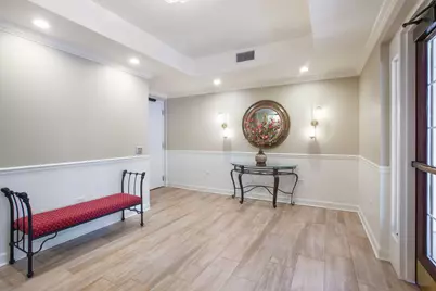 446 McDaniels Circle #302, Clarendon Hills, IL 60514 - Photo 2