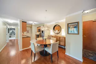 446 Mcdaniels Cir, Clarendon Hills, IL 60514 - Photo 6