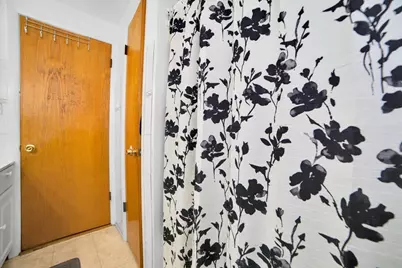 2257 Des Plaines Avenue #1NE, North Riverside, IL 60546 - Photo 20