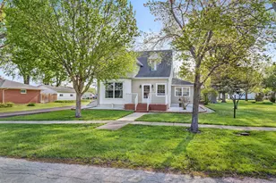 704 Hill St, Mazon, IL 60444 - Photo 2