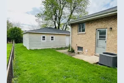 7800 S 78th Court, Bridgeview, IL 60455 - Photo 4