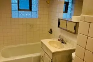 7800 S 78th Ct, Bridgeview, IL 60455 - Photo 6