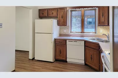 207 Uteg Street #201, Crystal Lake, IL 60014 - Photo 4