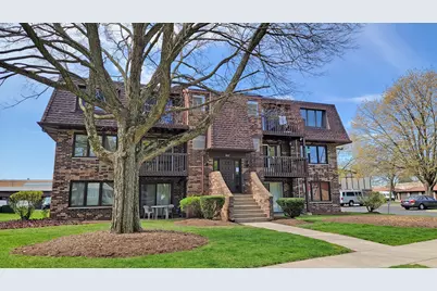 207 Uteg Street #201, Crystal Lake, IL 60014 - Photo 1