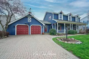 17665 W Julie Ln, Gurnee, IL 60031 - Photo 2