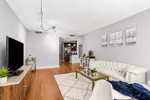 130 N Garland Ct, Chicago, IL 60603 - Photo 4