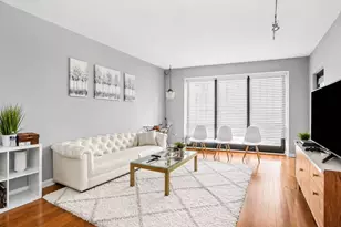 130 N Garland Ct, Chicago, IL 60603 - Photo 2