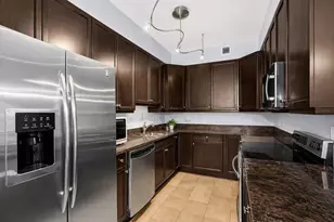 130 N Garland Ct, Chicago, IL 60603 - Photo 4