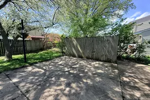 375 Longford Dr, Elgin, IL 60120 - Photo 28