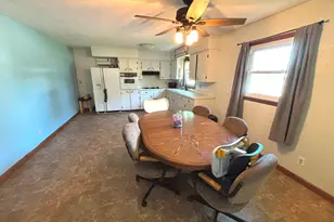 701 Boyd Ave, Iuka, IL 62849 - Photo 4