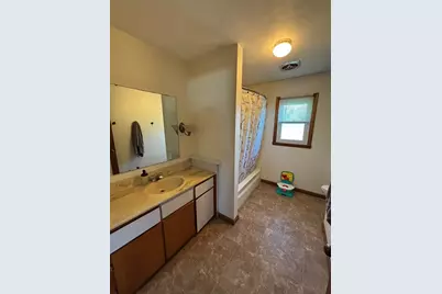 701 Boyd Avenue, Iuka, IL 62849 - Photo 6