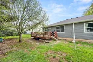 323 W Church St, Genoa, IL 60135 - Photo 22