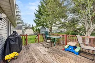 323 W Church St, Genoa, IL 60135 - Photo 20