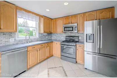 230 Sabin Street, Sycamore, IL 60178 - Photo 8