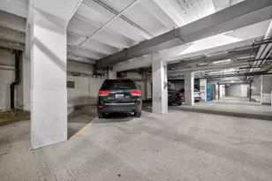 375 W Erie St, Chicago, IL 60654 - Photo 30