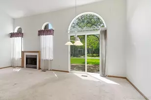 1334 Coldspring Rd, Carol Stream, IL 60188 - Photo 6