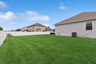 1015 Meadow Path, Manteno, IL 60950 - Photo 24