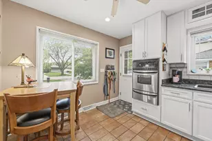 3N303 N Emroy Ave, Elmhurst, IL 60126 - Photo 8