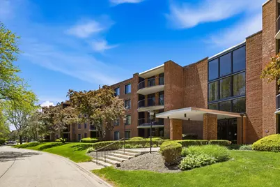 1615 E Central Road #113B, Arlington Heights, IL 60005 - Photo 2