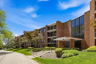 1615 E Central Rd, Arlington Heights, IL 60005 - Photo 2