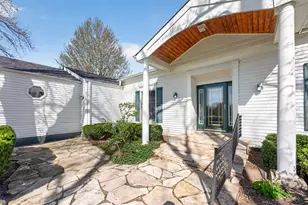 1092 Aberdeen Rd, Inverness, IL 60067 - Photo 2