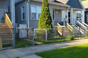 2053 W 70th St, Chicago, IL 60636 - Photo 2