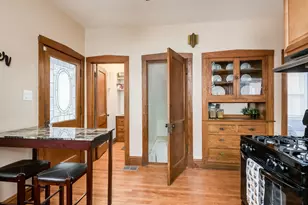 9439 Congress Park Ave, Brookfield, IL 60513 - Photo 8