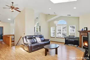 512 W Happfield Dr, Arlington Heights, IL 60004 - Photo 4