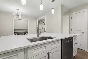 538 N Broadway Ave, Park Ridge, IL 60068 - Photo 6