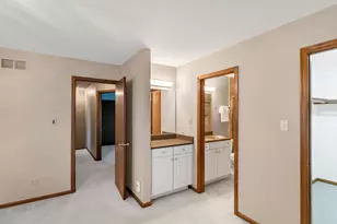 1813 Chippingham Rd, Woodridge, IL 60517 - Photo 30