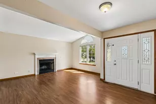 2708 W Lucia Ave, Waukegan, IL 60085 - Photo 2