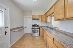 371 Cedar St, Aurora, IL 60506 - Photo 10